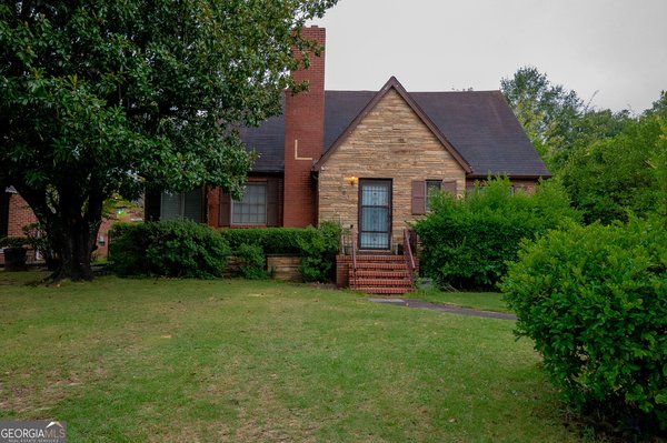 2032 Vining Circle, Macon