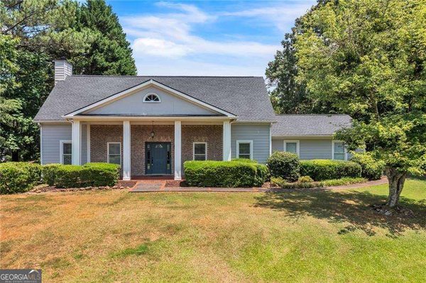 13 Rocky Circle, White