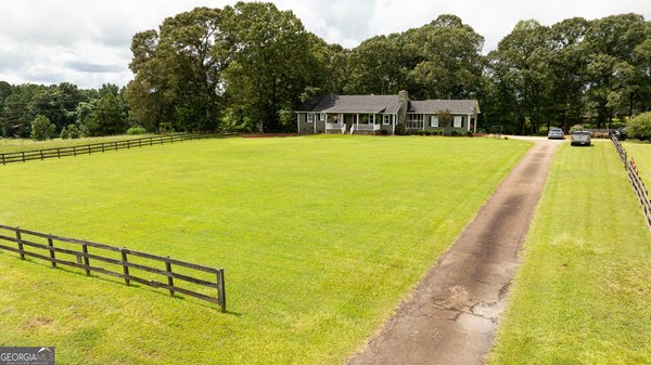 976 Windsweep Farm Road, Thomaston