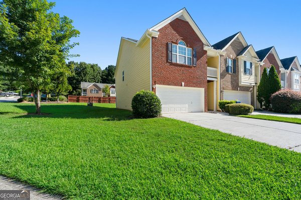 3823 Roses Trail, Fairburn