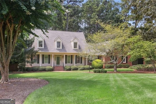 527 Saint Marys Lane, Marietta