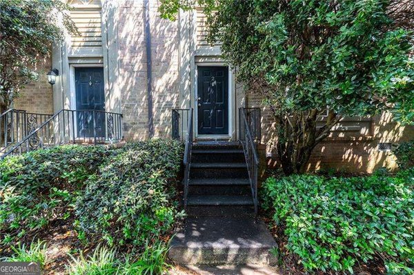 6980 Roswell Road, Atlanta