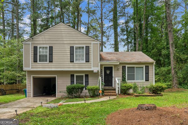 447 Sherwood Circle, Stone Mountain