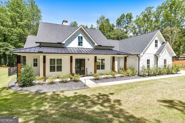 877 Arnold Mill Road, Woodstock