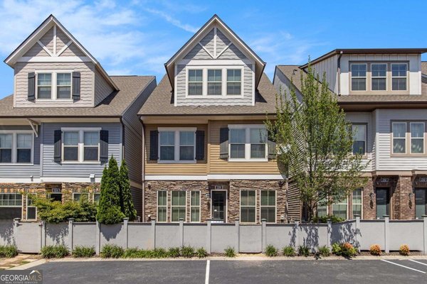 228 DELLWOOD Drive, Smyrna