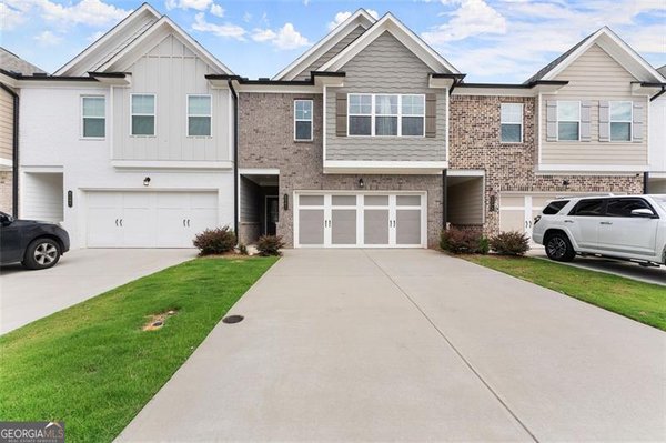 5201 FOX DEN Road, Oakwood