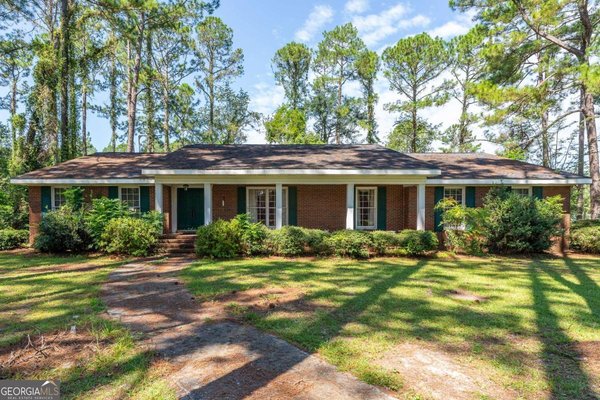 867 Kentland Drive, Waycross