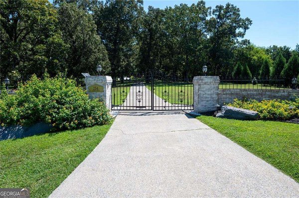 254 Bud Hardy Road, Calhoun