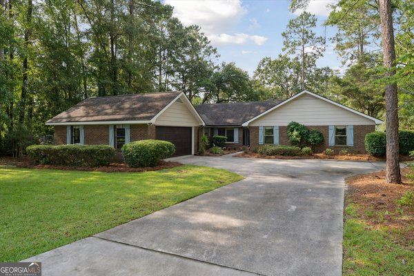 211 Cherokee Trail, Hinesville