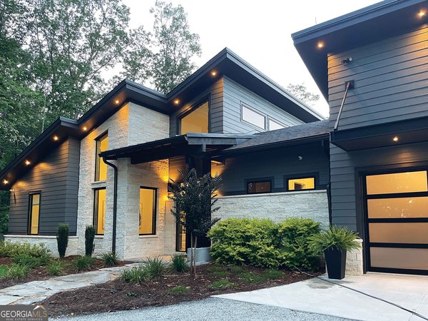 377 Charmont Drive, Tiger