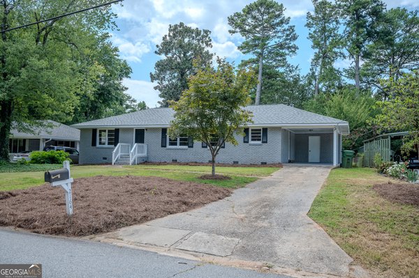 2164 Pawnee Drive, Marietta