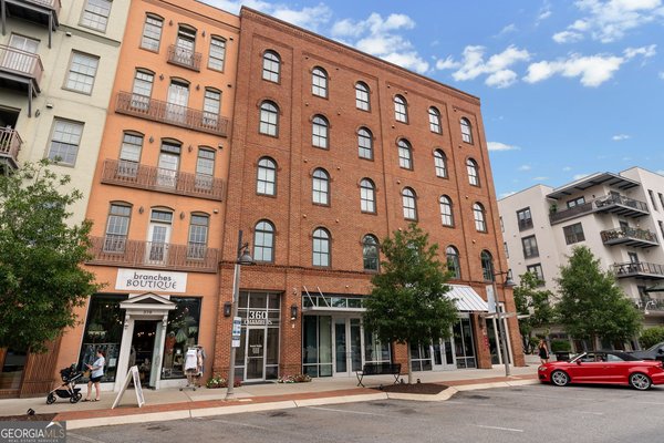 360 Chambers Street, Woodstock