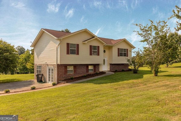 1433 Dustin Drive, Dalton