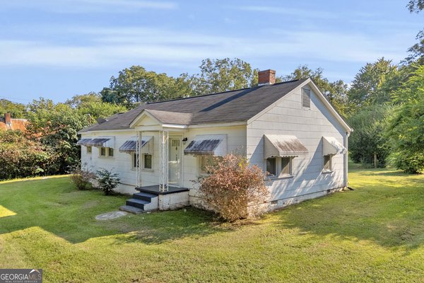 2621 Bond Avenue, Canon