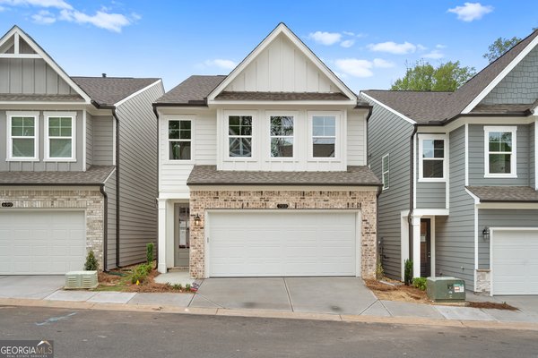 703 Smokey Quartz Way, Kennesaw