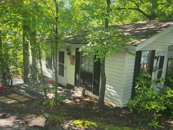 4 Magnificent Way, Cleveland