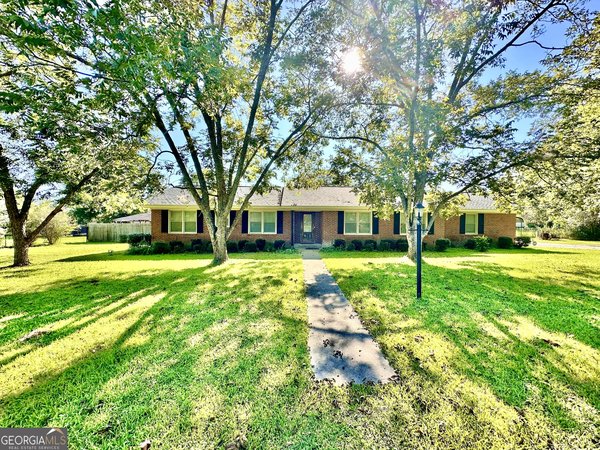 2508 Mesa Road, Waycross