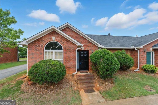 202 Mountain Chase, Cartersville