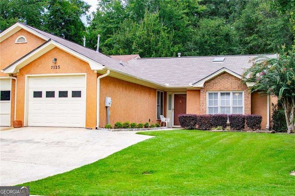 7125 Woodridge Lane, Union City