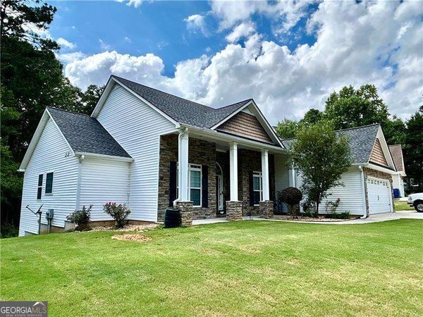 68 Oakdale Path, Dallas