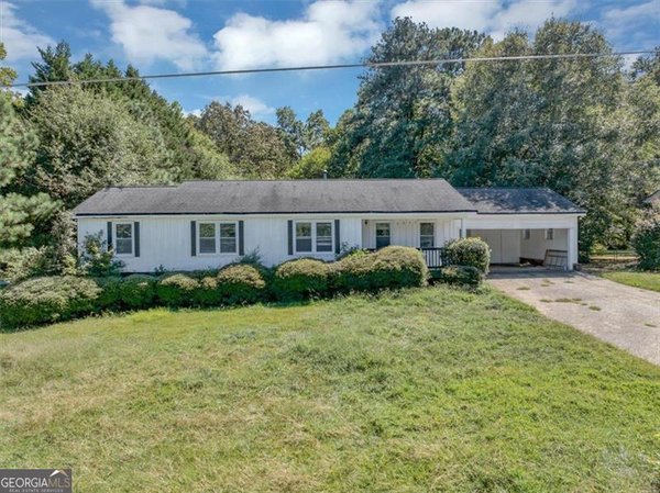 6867 LAURELWOOD Drive, Douglasville