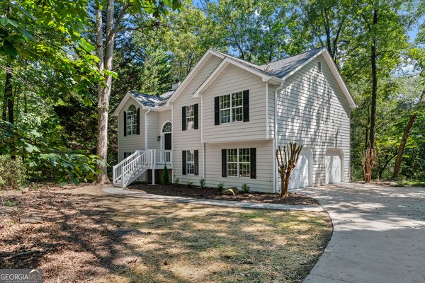 105 Creek View Drive, Hoschton
