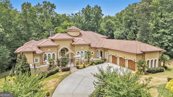 1608 Golden Creek Court, Conyers