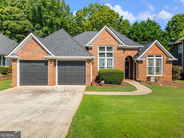 894 Fairview Club Circle, Dacula