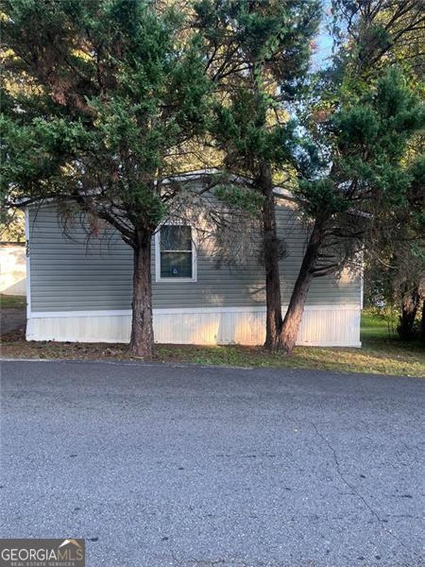 126 CASTLE CLUB Drive, Stone Mountain