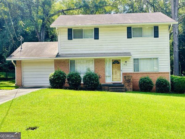 859 Forest Lake Drive, Macon