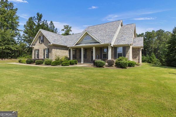 111 River Forest Drive, Forsyth