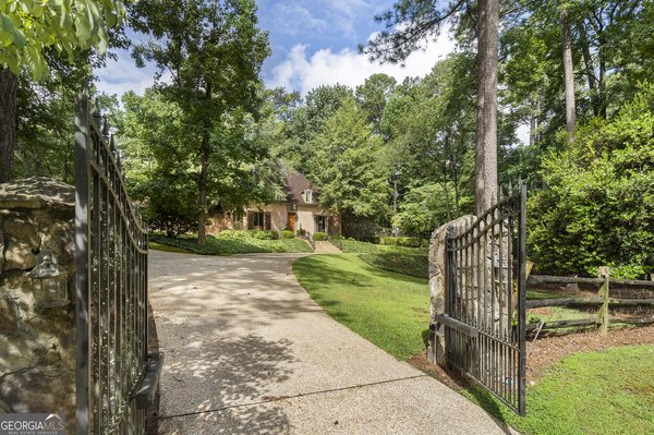 6320 Riverside Drive, Sandy Springs