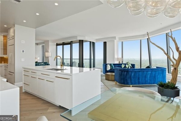 3344 Peachtree Road, Atlanta