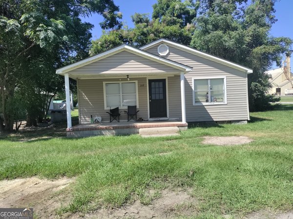 208 Church Street, Camilla