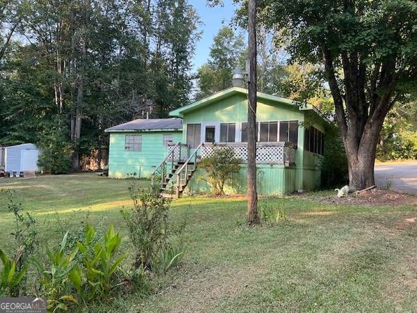 222 Pinewood Drive, Eatonton