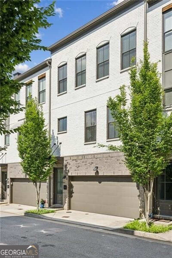 215 Arizona Avenue, Atlanta