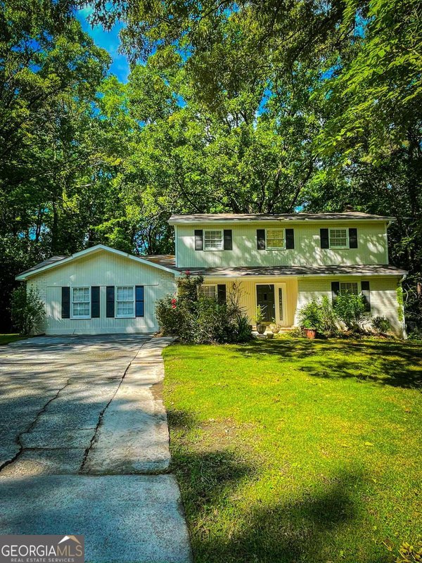 287 Willow Cove Court, Lawrenceville