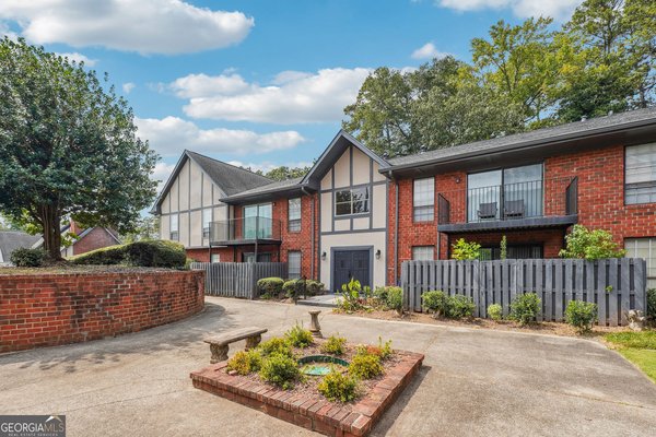 6851 Roswell Road, Atlanta