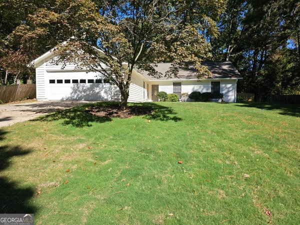 620 Lake Forest Court, Roswell