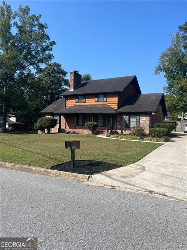 6265 Ponderosa Court, South Fulton