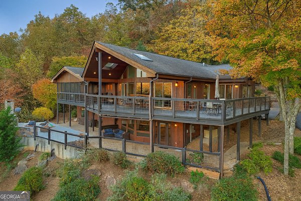 9406 Bridge Creek Road, Tiger