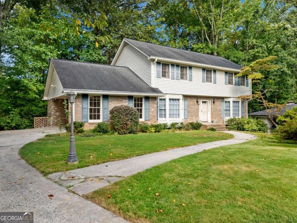 654 Grove Parkway, Marietta