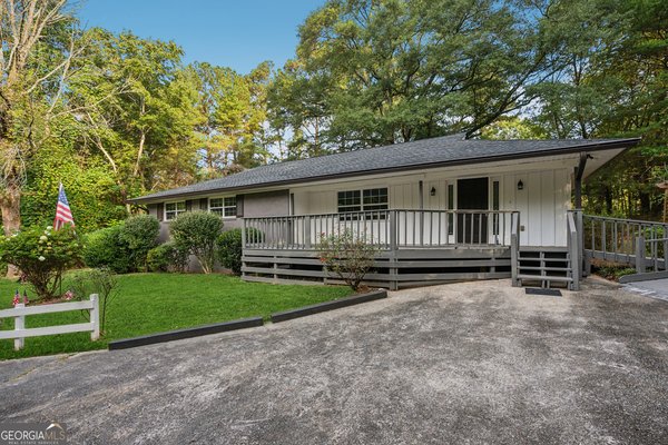 6434 Reinhardt College Parkway, Waleska