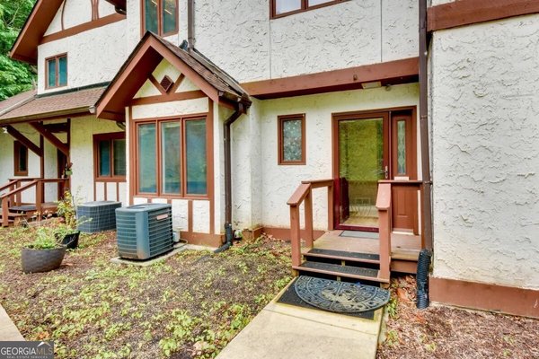 327 Brucken Strasse, Helen