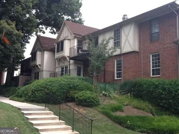 6851 Roswell Road, Atlanta