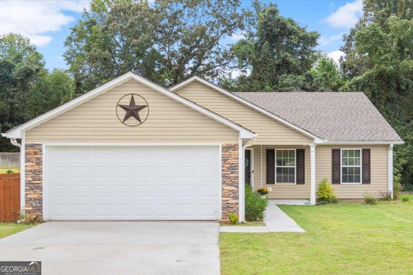 127 Angela Lane, Dawsonville