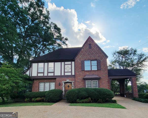 1211 Main Street, Roanoke