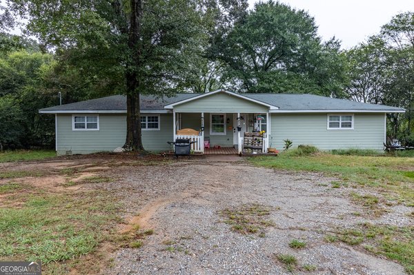 192 Cardinal Boulevard, Calhoun