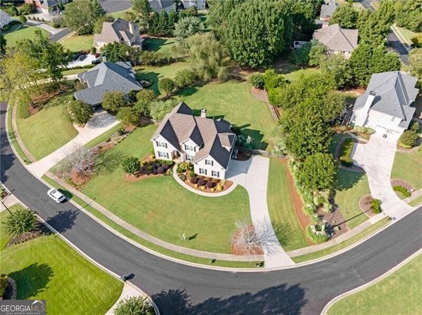 802 Clubhouse Pointe, Woodstock