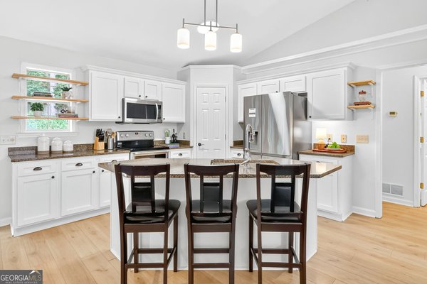 8635 Sapphire Lane, Gainesville